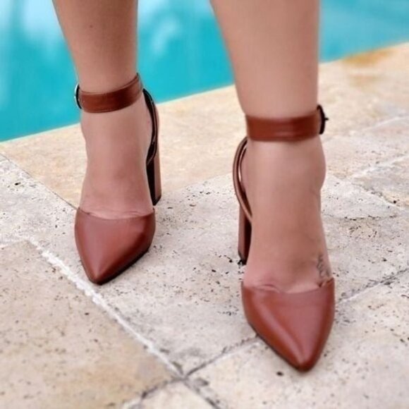Women's Tan Pointy Toe Ankle Strap Block Heel - Picture 4 of 5